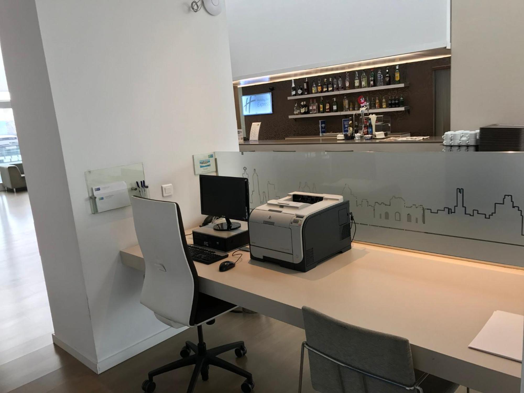 Holiday Inn Express Madrid Leganes By Ihg מראה חיצוני תמונה