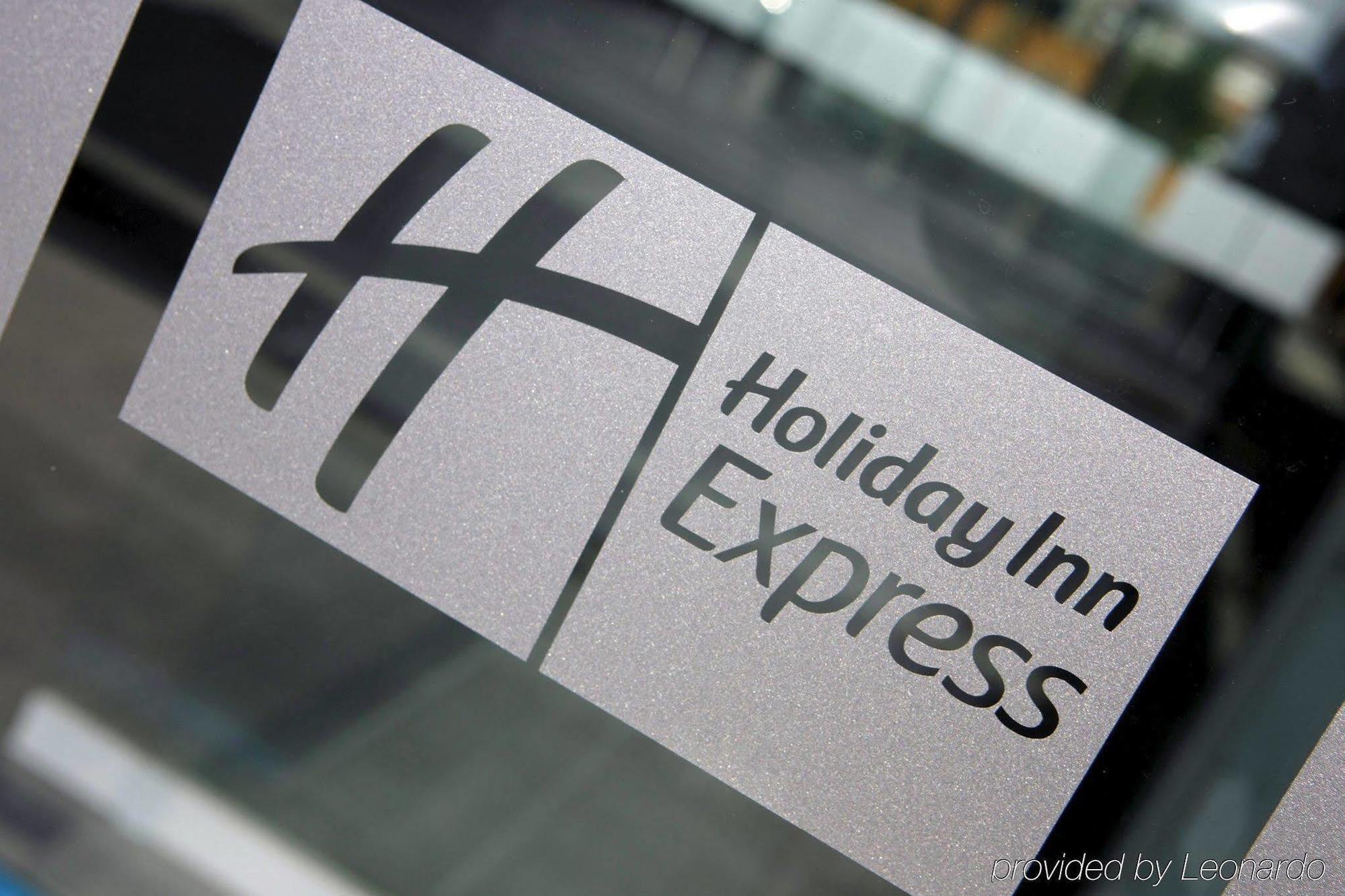 Holiday Inn Express Madrid Leganes By Ihg מראה חיצוני תמונה