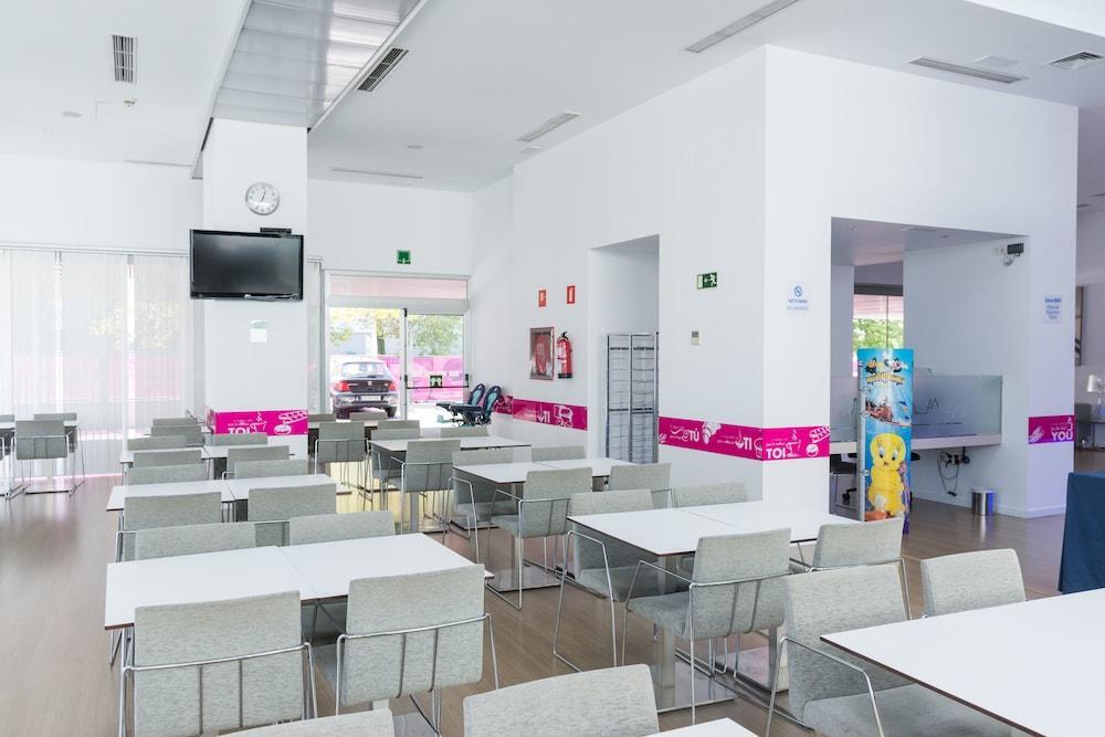 Holiday Inn Express Madrid Leganes By Ihg מראה חיצוני תמונה